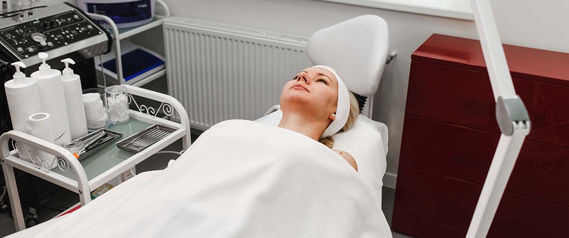 Is it true that treatment with UV light regenerates skin cells faster?